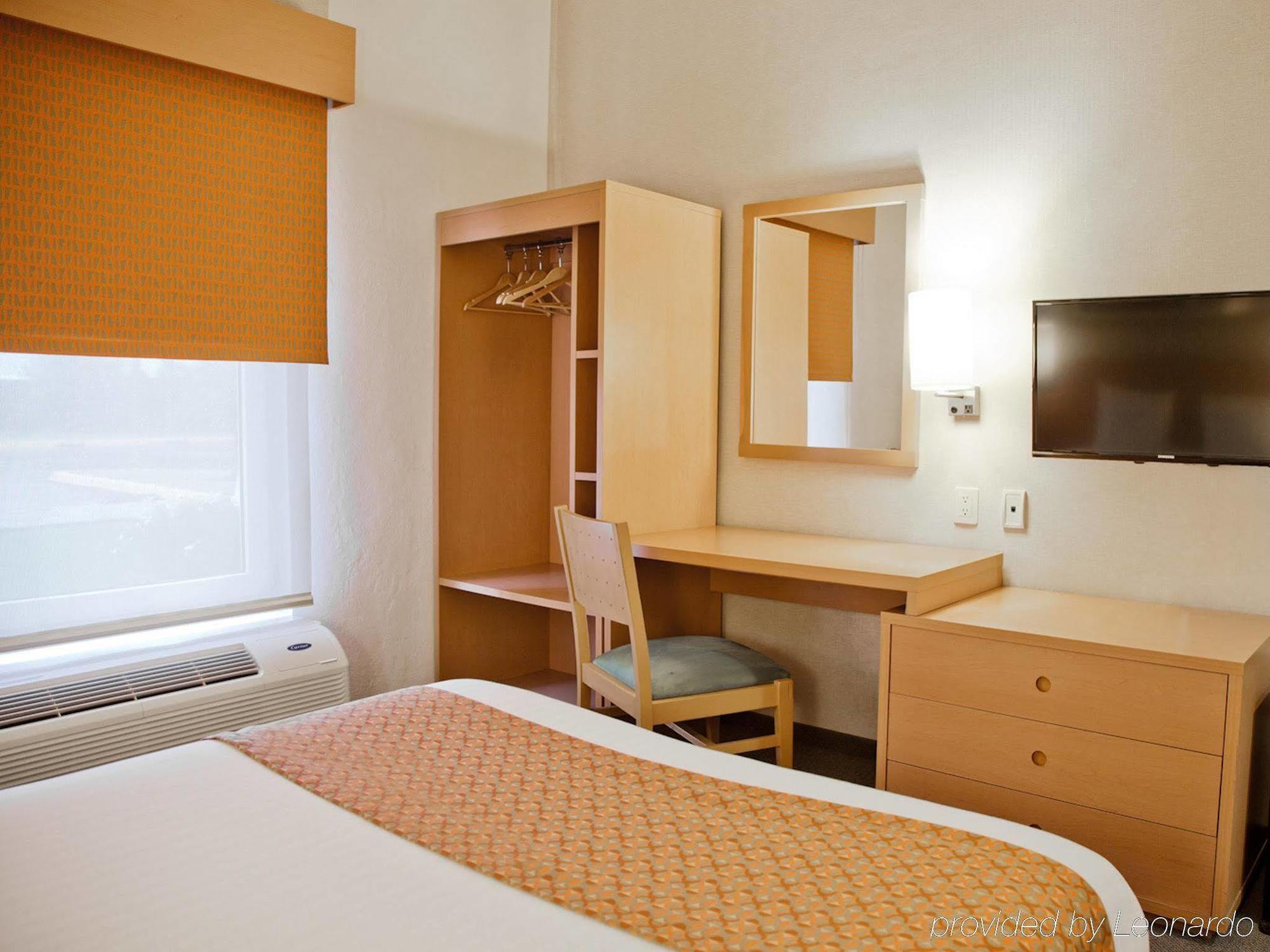 City Express By Marriott Celaya Parque Eksteriør billede
