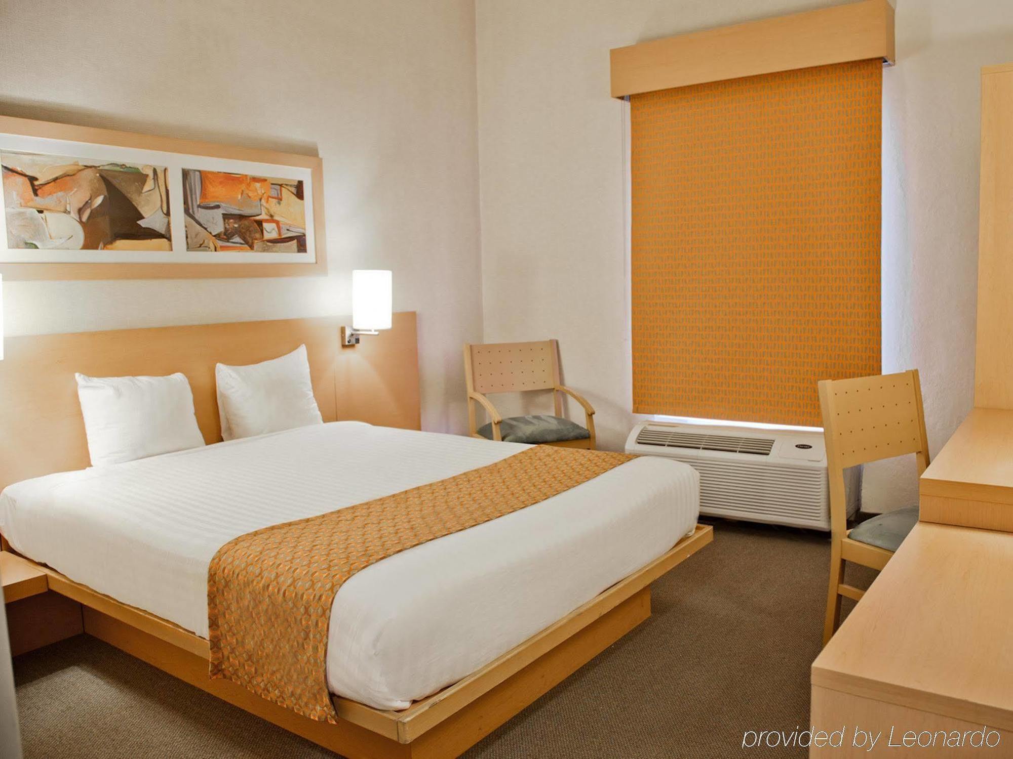 City Express By Marriott Celaya Parque Eksteriør billede