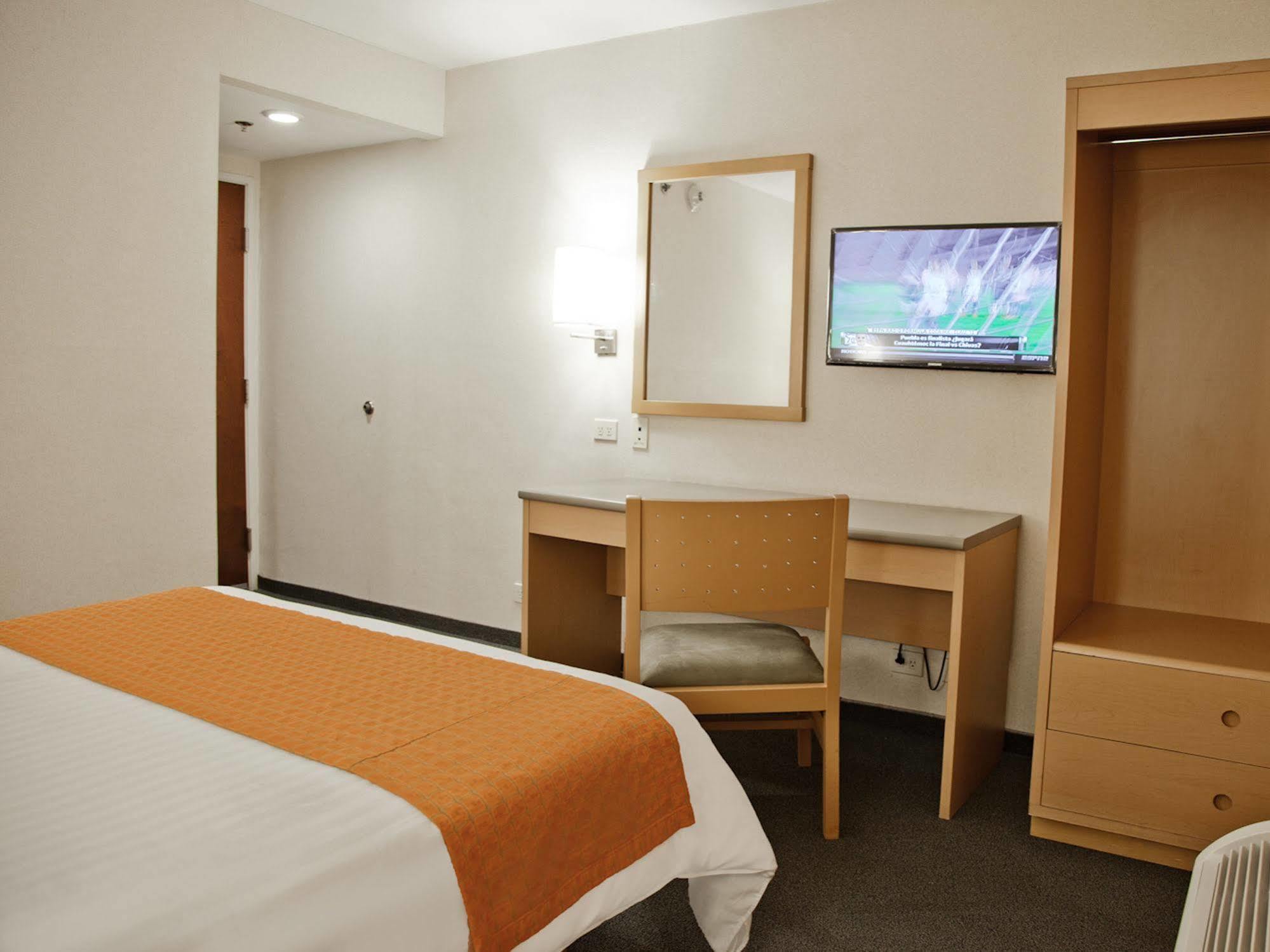City Express By Marriott Celaya Parque Eksteriør billede